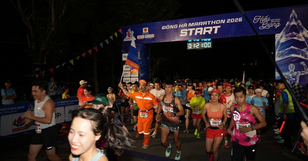 Người thợ điện chạy 21 km với lá cờ 1558