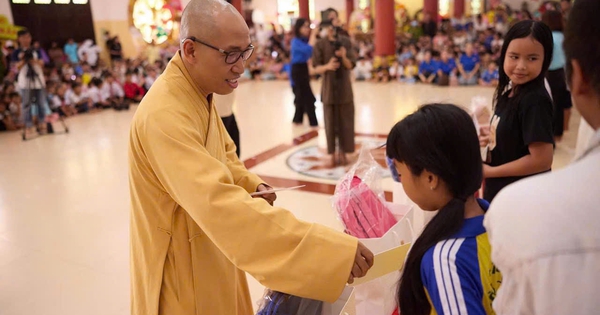 Thượng tọa gieo thiện duyên, vun đắp tình người