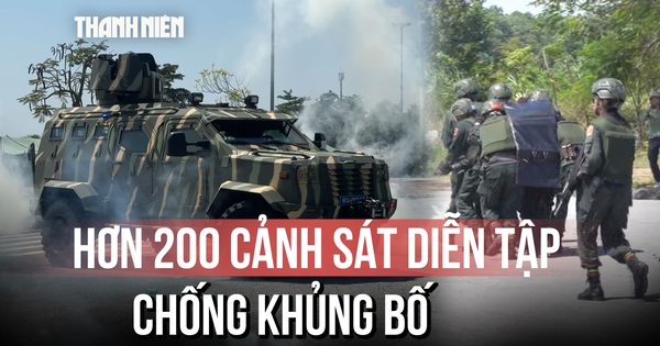 Mãn nhãn màn đổ bộ xe bọc thép diễn tập chống khủng bố, giải cứu con tin