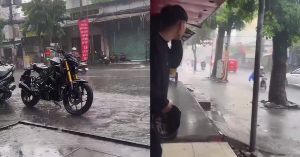 Chàng trai đang quay cảnh mưa ở TP.HCM thì sét đánh gần đó, tiếng nổ lớn