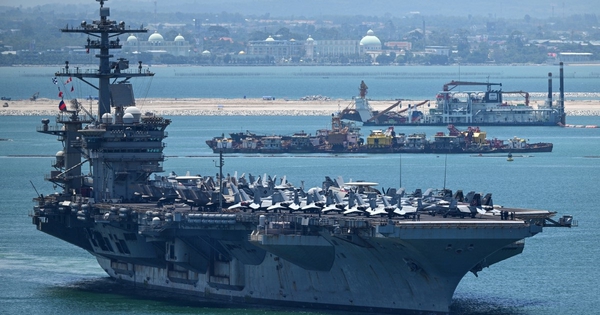 Bộ trưởng Chiến tranh Mỹ ca ngợi thủy thủ tàu sân bay, Iran nêu 'lằn ranh đỏ'
