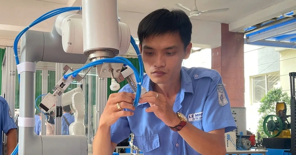Bỏ quy định giữ nguyên lương, phụ cấp đối với giảng viên đi học nước ngoài