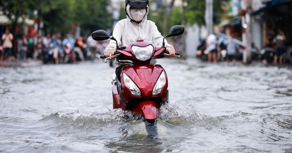 Nam bộ đón triều cường rất cao, miền Trung vẫn mưa lớn trên 250 mm