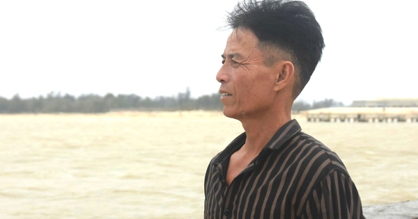 Người hùng trên biển Cửa Việt