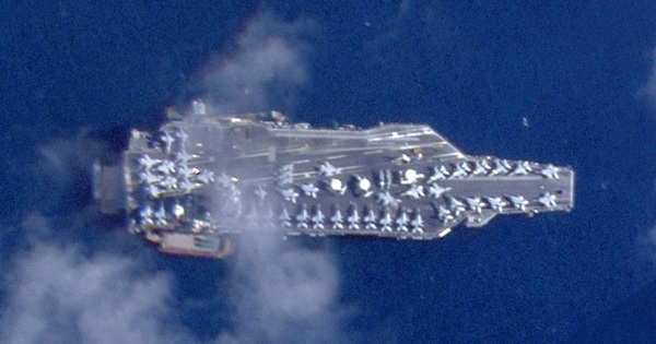 Ông Trump tính điều tàu sân bay thứ hai sang Trung Đông, cảnh báo Iran