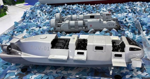 Trung Quốc hé lộ mẫu tàu bí mật chuyên chở đặc công người nhái