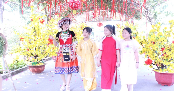Trường tiểu học Thuận Kiều tổ chức Hội chợ xuân với chủ đề 'Sắc màu văn hóa dân tộc Việt'
