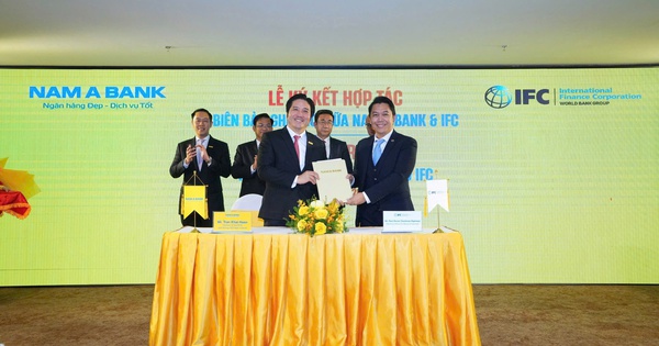 Nam A Bank ký kết hợp tác triển khai các sáng kiến chuyển đổi xanh trong VIFC-HCMC