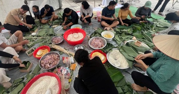 Chưa vội về quê, nhiều người vẫn tất bật làm điều này trước tết