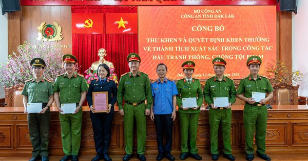 Công an tỉnh Đắk Lắk nhận thư khen về việc triệt phá đường dây lừa đảo ngàn tỉ