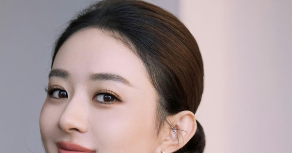 Triệu Lệ Dĩnh 'dựa hơi' con trai để đánh bóng tên tuổi?