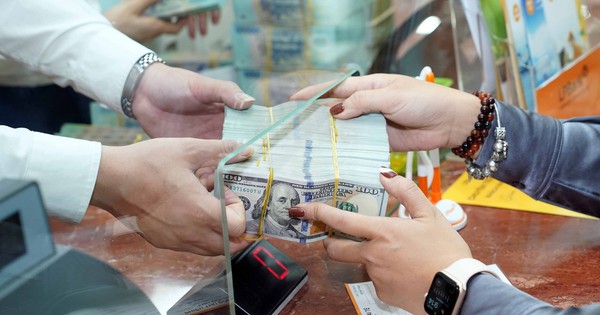 Giá USD hôm nay 12.2.2026: Ngân hàng tăng giá USD