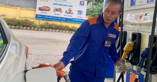 Giá xăng dầu đồng loạt tăng trước tết Nguyên đán Bính Ngọ