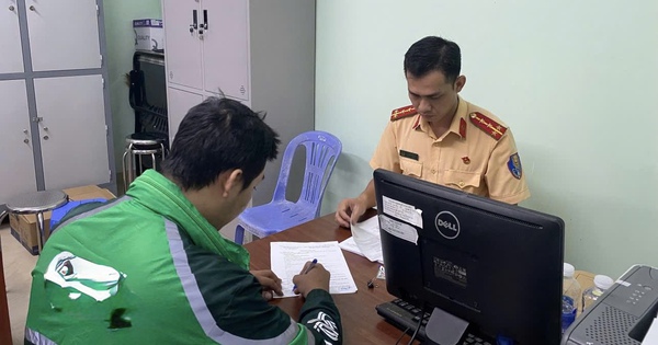 CSGT Chợ Lớn xử phạt 5 triệu đồng một TikToker vì đăng thông tin sai quy định