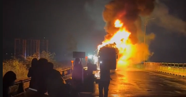 Cháy xe giường nằm trên quốc lộ 1 qua Đắk Lắk