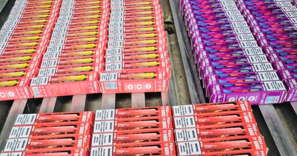 Khởi tố vụ buôn lậu 'khủng' hơn 65.000 thiết bị thuốc lá điện tử