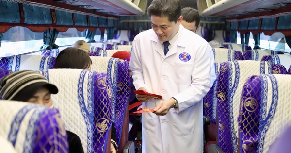 Cơm tất niên và chuyến xe yêu thương dành tặng người bệnh ung thư