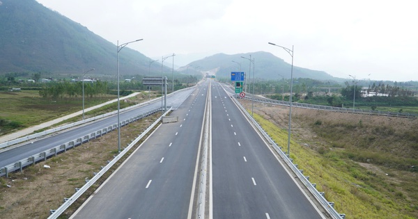 Cao tốc Hoài Nhơn - Quy Nhơn và Quy Nhơn - Chí Thạnh thông xe đêm nay
