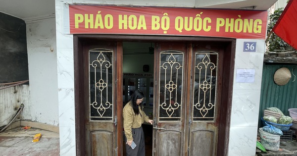 Cận Tết Bính Ngọ 2026, pháo hoa 'cháy hàng', giá tăng gấp ba lần tại Hà Nội