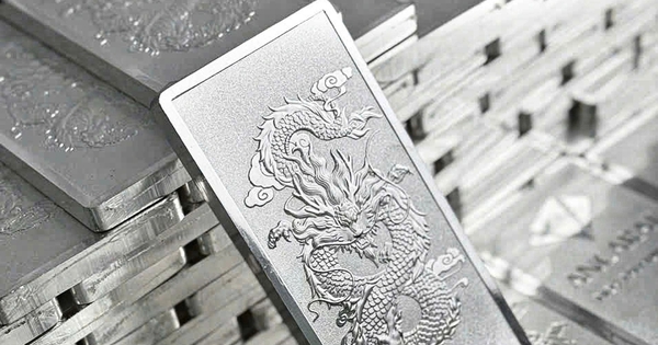 Giá bạc 'rơi' thẳng đứng, mỗi kg mất hơn 6 triệu đồng