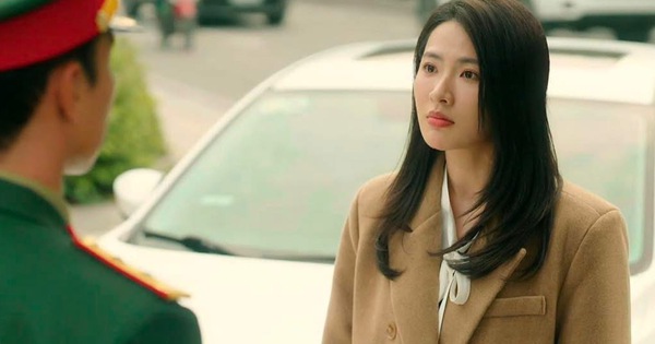 Nữ chính đóng cặp cùng nam diễn viên ‘Mưa đỏ’ gây tranh cãi