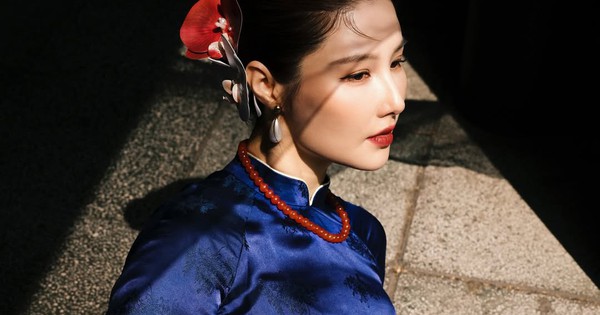 Áo dài xanh dương và khả năng tôn da ấn tượng