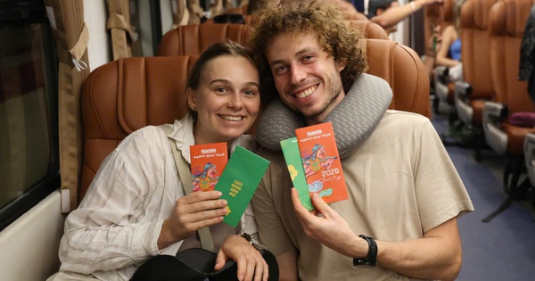 Chuyến tàu cuối cùng năm Ất Tỵ rời ga Hà Nội