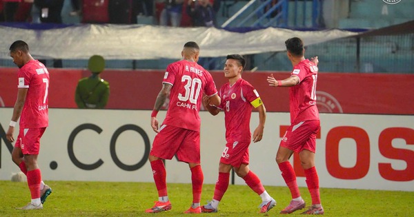 HLV Polking tuyệt đối tin tưởng CLB CAHN đủ bản lĩnh vượt ải khó, khen Quang Hải như 'Messi Thái'