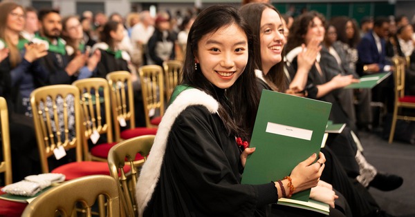 Nhiều suất du học Mỹ, Úc, Anh miễn phí cho người Việt đang mở đơn dịp tết