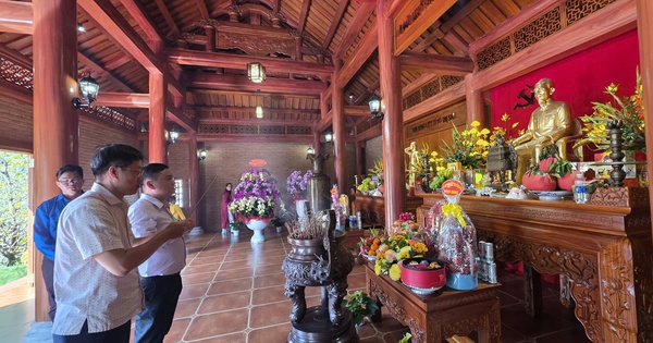 Đồng Nai: Người dân thành kính dâng hương tại Nhà thờ Bác Hồ dịp đầu xuân Bính Ngọ 2026