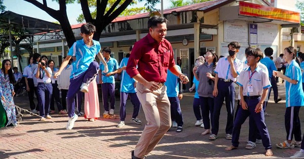 Trường học siết điện thoại, giờ ra chơi trở lại đúng nghĩa tuổi học trò