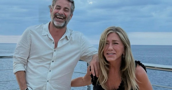 Jim Curtis và Jennifer Aniston cởi mở chia sẻ bí quyết hàn gắn mâu thuẫn trong tình yêu