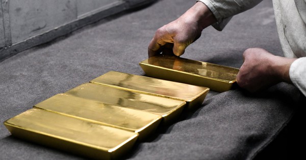 Nhà hảo tâm bí ẩn tặng 21 kg vàng để TP.Osaka sửa ống nước