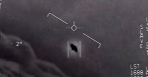 Cựu Tổng thống Trump yêu cầu công bố hồ sơ về UFO và người ngoài hành tinh