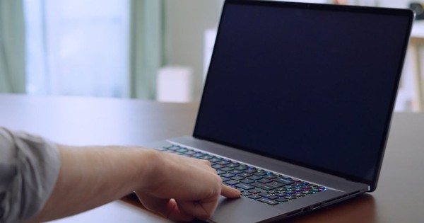Lỗi ngầm trên Windows biến laptop thành 'lò sưởi' và hút cạn pin