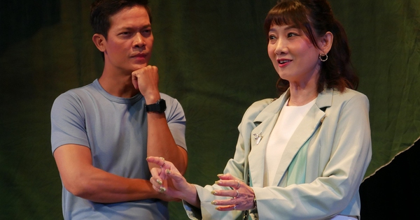 'Xóm phông bạt' - phía sau lớp vỏ hào nhoáng