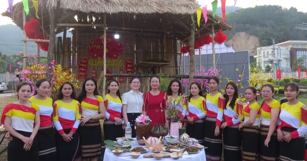 Cá niên ruột đắng, lá mì xào hoa đu đủ: Ẩm thực Ca Dong khiến thực khách ngỡ ngàng