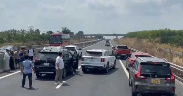 Cao tốc Bắc - Nam sau Tết: Tai nạn liên hoàn và lời cảnh tỉnh về ý thức lái xe
