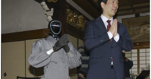 'Nhà sư robot' được tích hợp AI trả lời hàng loạt câu hỏi