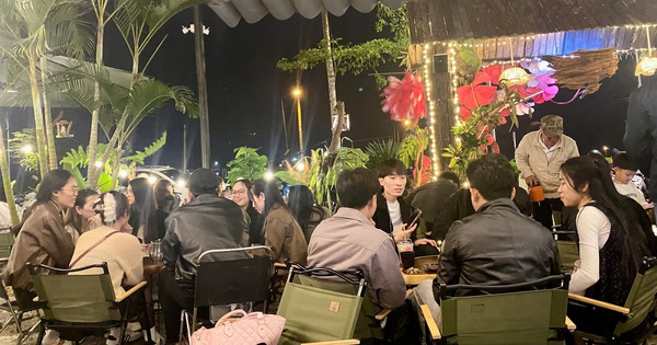 Lao động trẻ nán lại quê sau Tết vì vé đắt, muốn kéo dài thời gian sum vầy