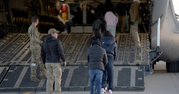 Thẩm phán Mỹ tuyên chính sách trục xuất di dân sang nước thứ ba là trái luật