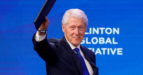 Cựu Tổng thống Mỹ Clinton nói gì trong phiên điều trần vụ Epstein?