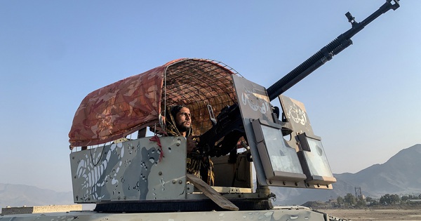 Afghanistan nói bắn hạ chiến đấu cơ Pakistan, gần 400 người đã chết do xung đột