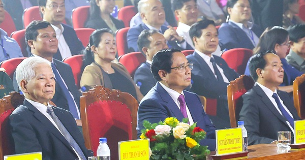 Thủ tướng Phạm Minh Chính dự chương trình nghệ thuật về Thủ tướng Phạm Văn Đồng