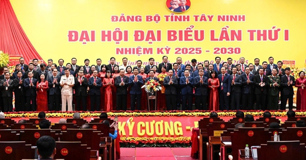 Bản lĩnh ch&iacute;nh trị của Đảng - Cội nguồn sức mạnh v&agrave; nh&acirc;n tố quyết định mọi thắng lợi