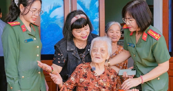 Gần 21.000 phần quà tết được Công an tỉnh Gia Lai trao cho người nghèo