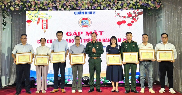 Quân khu 5: Những thước phim giữa dòng lũ đã khắc họa trọn vẹn tình quân dân