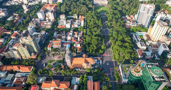 Tăng trưởng kiểu cũ chạm trần, TP.HCM buộc phải đổi mô hình phát triển