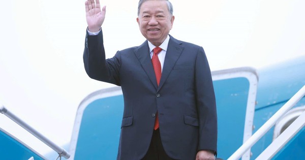 Tổng B&iacute; thư T&ocirc; L&acirc;m l&ecirc;n đường thăm cấp nh&agrave; nước tới L&agrave;o