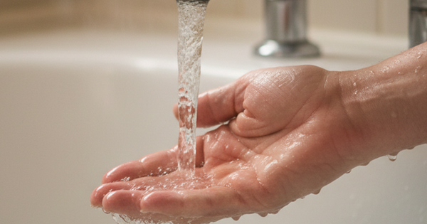 Người huyết áp cao, tim mạch nên tắm ở nhiệt độ nước bao nhiêu là an toàn?